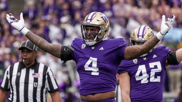 Zion Tupuola-Fetui against the Oregon Ducks